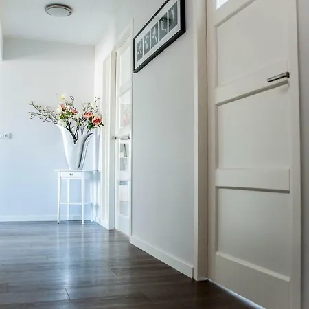 Luxe In Dorpskern Apartment *