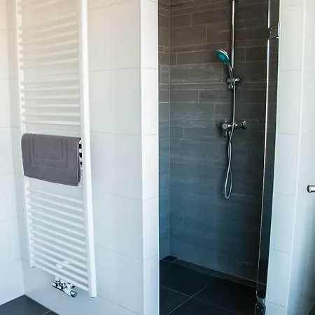 Luxe In Dorpskern Apartment *